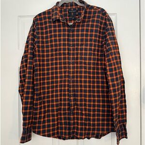 Banana Republic Men’s Luxe Flannel Untucked Slim Fit Shirt